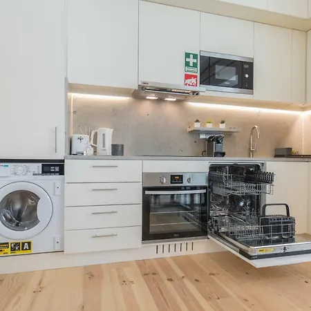 Lovelystay - Hidden Oasis With River View Apartment Lisbon