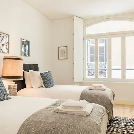 Lovelystay - Hidden Oasis With River View Appartement