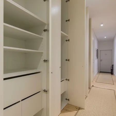 Lovelystay - Hidden Oasis With River View Apartment Lisbon